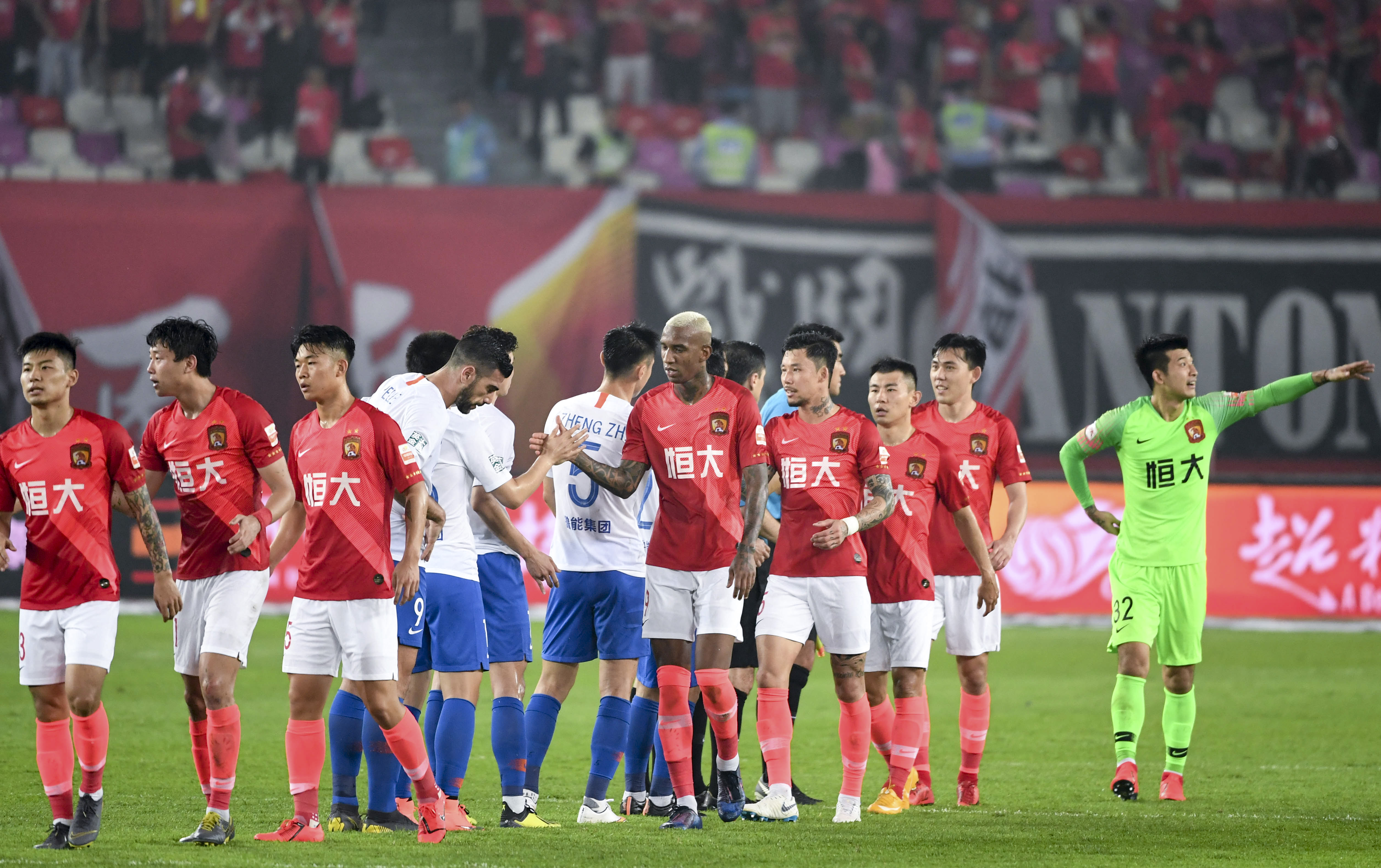 中国音数协常务副理事长兼秘书长敖然在鸿蒙原生游戏•策划不设防主题沙龙上的致辞