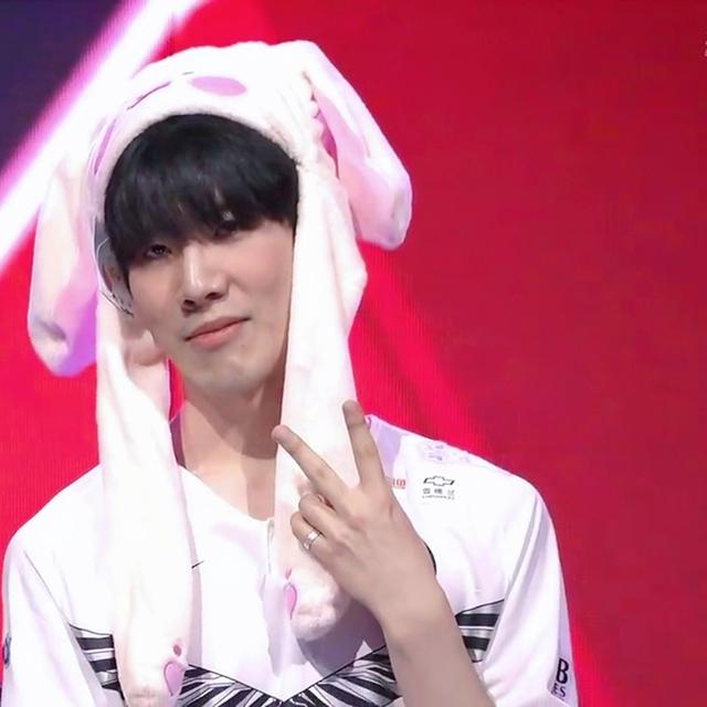 LPL夏季赛W6D2：Zdz首次披挂FPX队服上阵对位Sheer